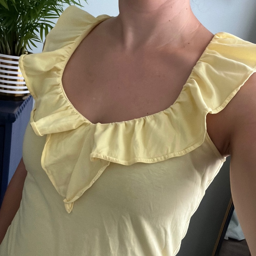 Sleeveless yellow Lilly top